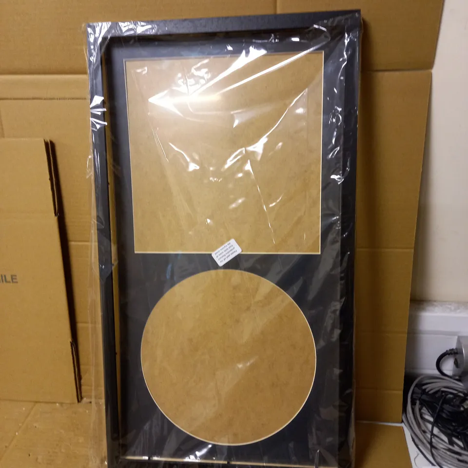 PICTURE FRAME FOR 2 PHOTOS: ONE SQUARE AND ONE CIRCLE (70X40CM)