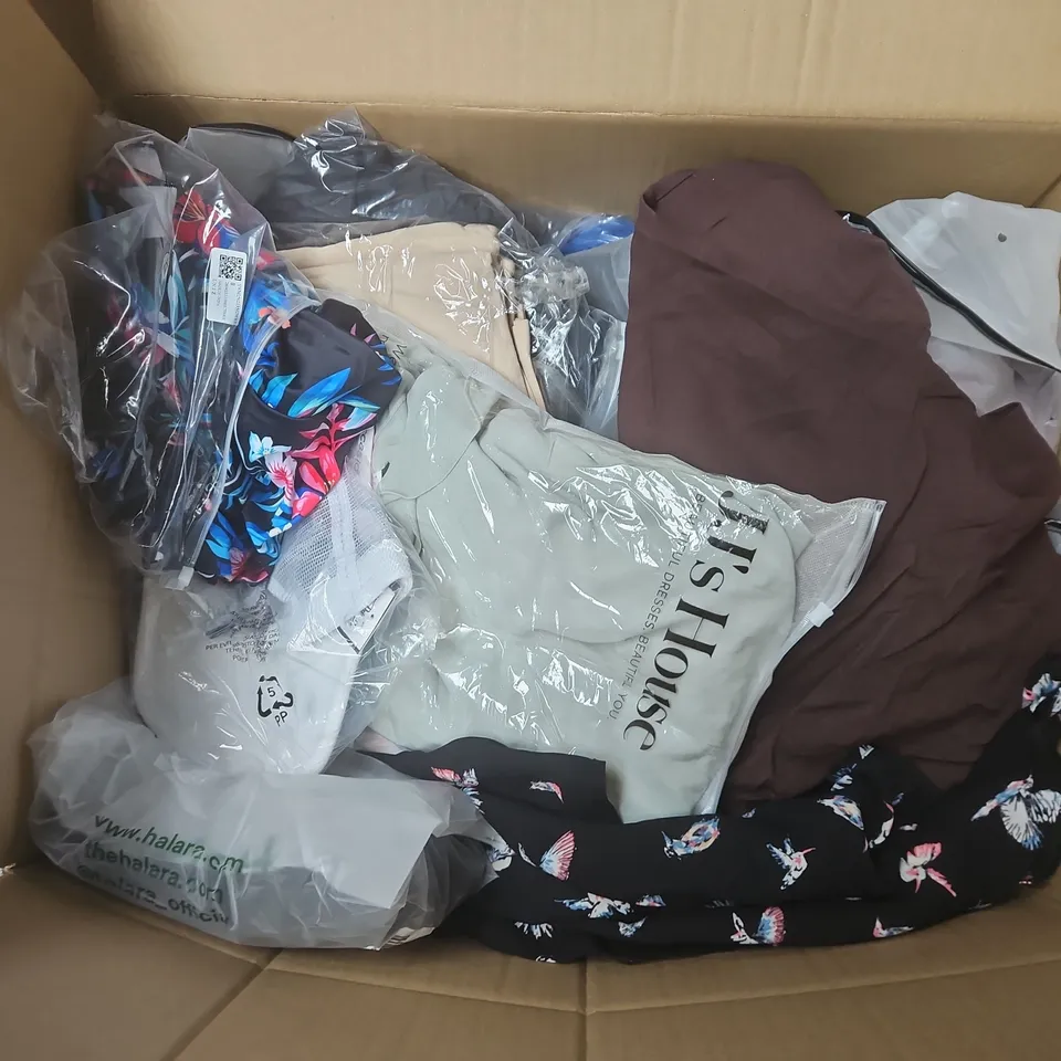 LARGE BOX OF APPROXIMATELY 20 ASSORTED CLOTHING ITEMS IN VARIOUS SIZES, STYLES AND COLOURS