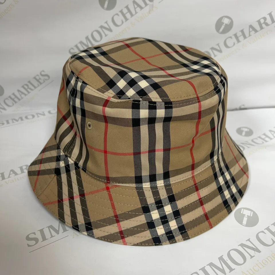 BURBERRY CHECK BUCKET HAT IN BEIGE SIZE L