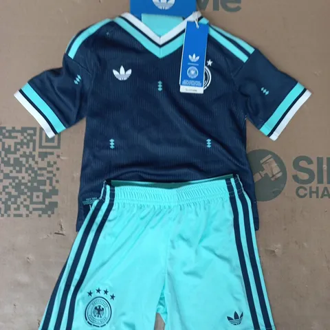 ADIDAS KID'S GERMAN FOOTBALL KIT SIZE 4-5