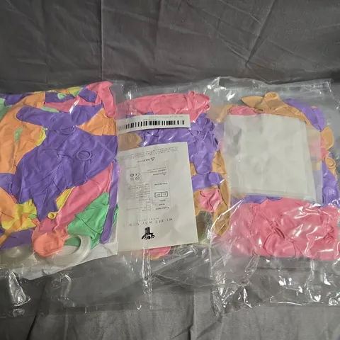 TOTE OF ASSORTED BALLOONS