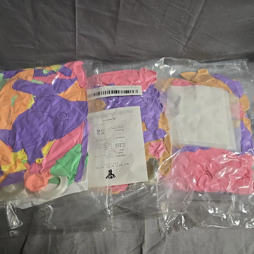 TOTE OF ASSORTED BALLOONS