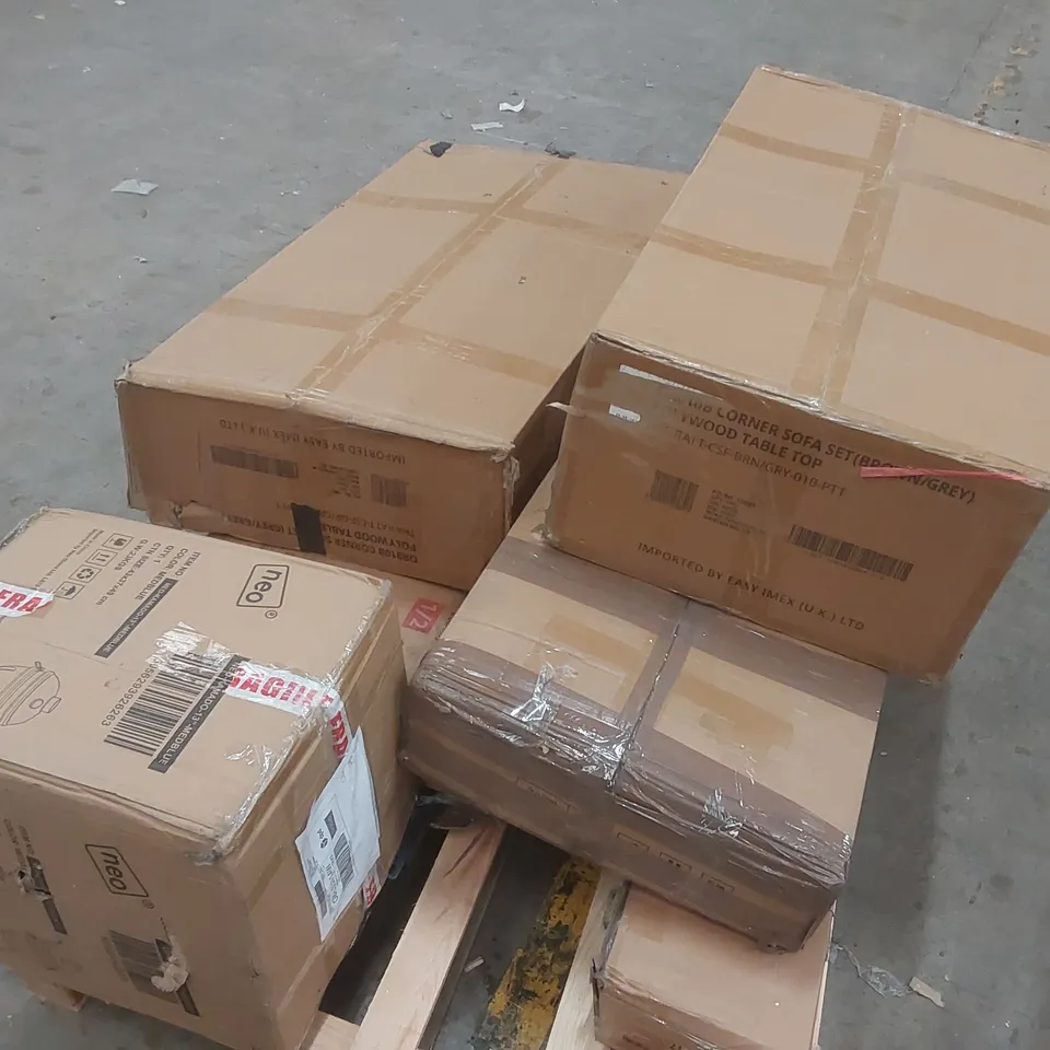 PALLET CONTAINING A LARGE QUANTITY OF ASSORTED ITEMS INCLUDING: ASSORTED FURNITURE PARTS, NEO KAMADO BBQ ECT