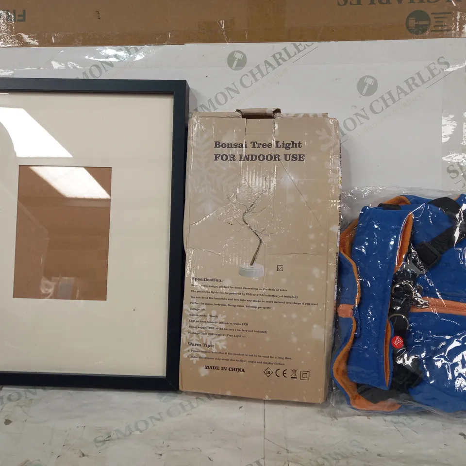 BOX OF APPROXIATELY 20 ASSORTED HOUSEHOLD ITEMS TO INCLUDE PHOTO FRAME, BONSAI TREE LIGHT, ETC