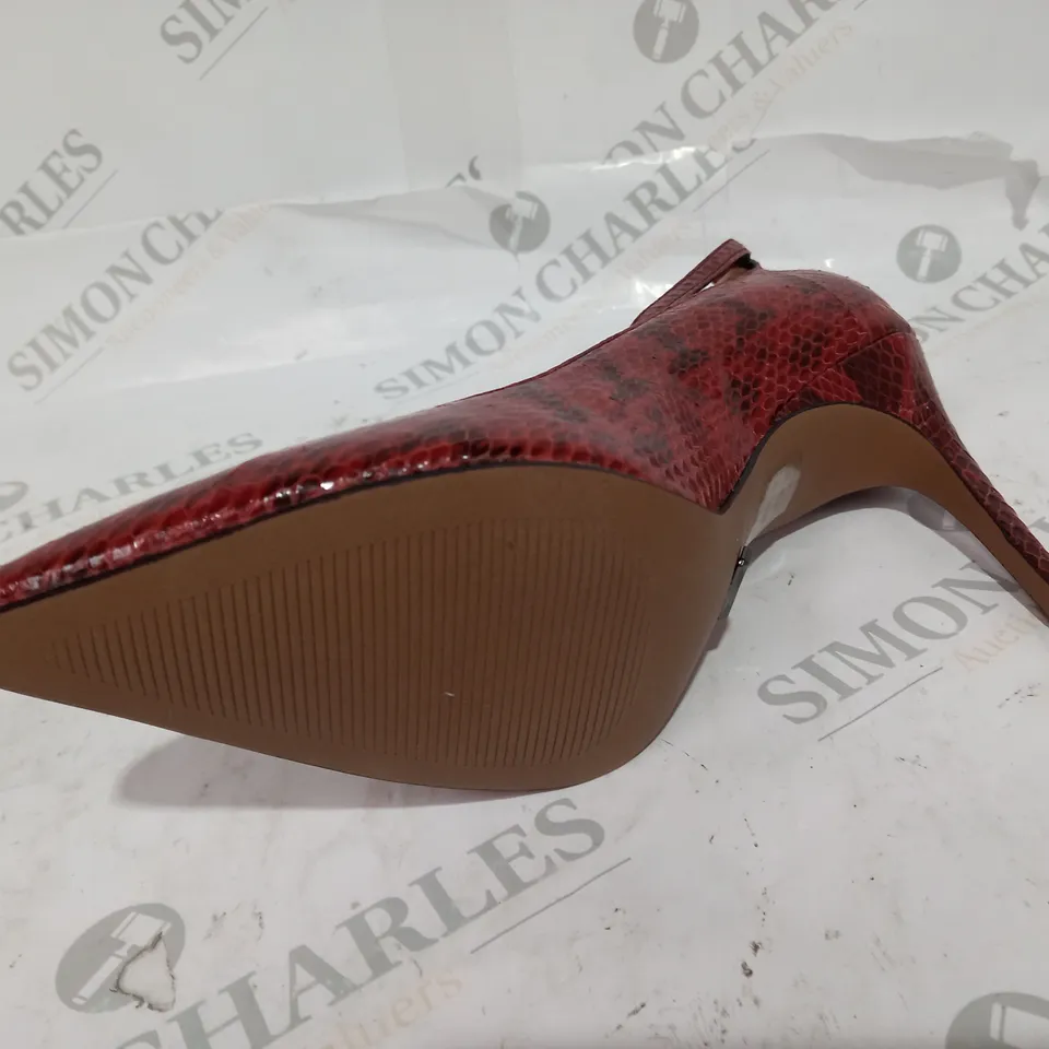 BOXED REISS GENIVEVE BURNT ORANGE HEELS - SIZE 6