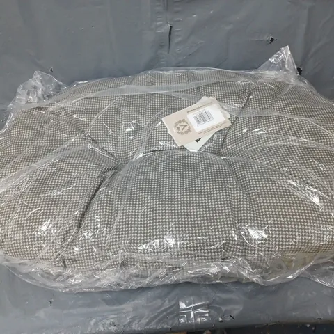 DANISH DESIGN VINTAGE DOGSTOOTH QUILTED MAT DOG BED 30" 