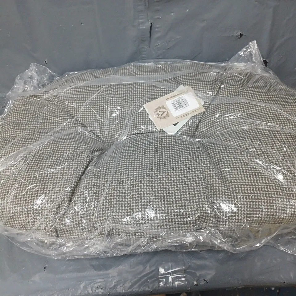 DANISH DESIGN VINTAGE DOGSTOOTH QUILTED MAT DOG BED 30" 
