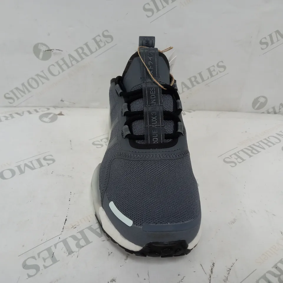 ADIDAS NMD V3 IN LIGHT GREY - UK 5