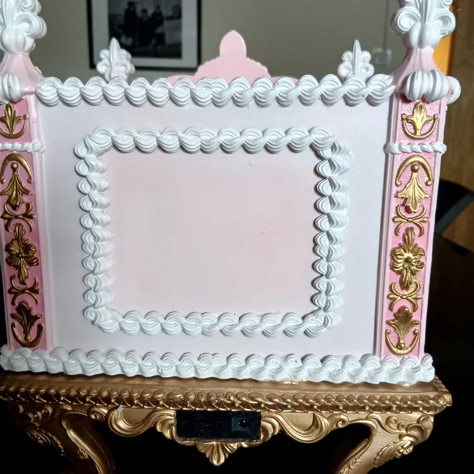 BOXED GISELA GRAHAM LONDON PINK ORNATE MINIATURE THEATRE WITH BALLET DANCERS – MUSICAL CAROUSEL BOX