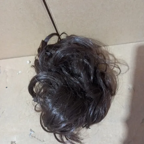 EASILOCKS CURLY SCRUNCHIE - MOCHA BROWN