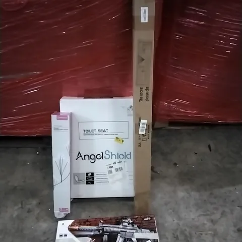 PALLET OF HOUSEHOLD ITEMS TO INCLUDE SHOOTER TOY MILITARY GUN, WINDOW ROLLER, TOILET SEAT, SOLAR MUSHROOM LIGHTS AND OTHER ASSORTED ITEMS...