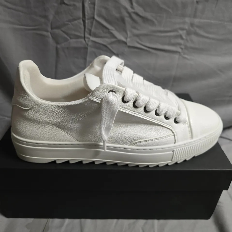 BOXED PAIR OF NUMERIS WHITE LEATHER TRAINERS - SIZE 45