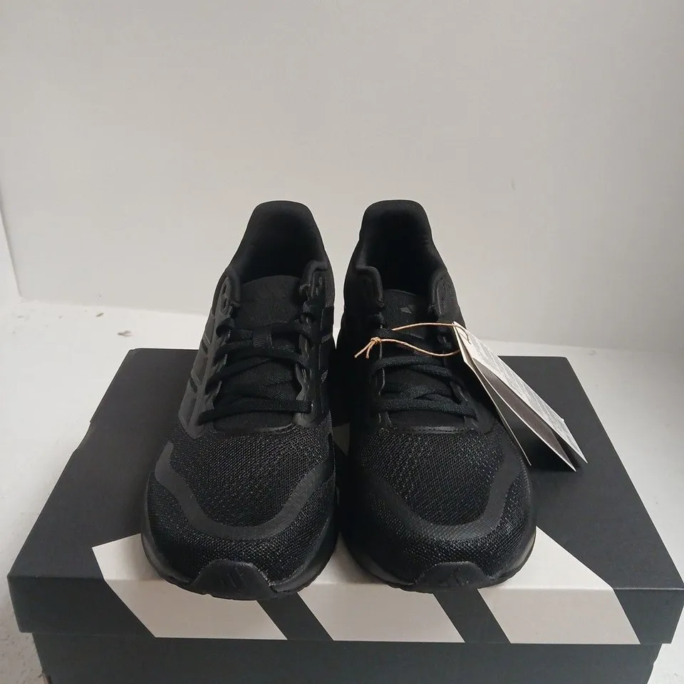 BOXED PAIR OF ADIDAS RUNFALCON 5J RUNNING SHOES – BLACK, UK 5