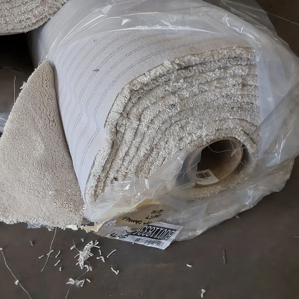 ROLL OF QUALITY KESARI IVORY CARPET // SIZE: APPROX 5 X 11.9m
