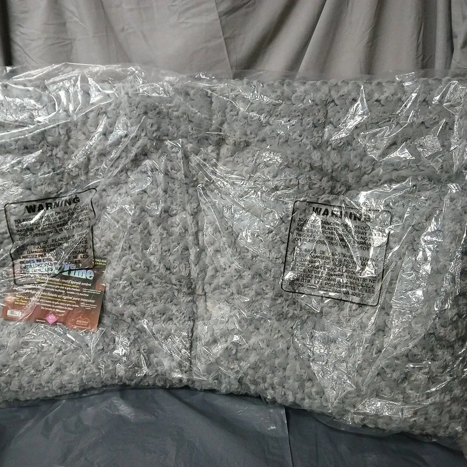 MIDWEST HOMES FOR PETS QUIET TIME PET BED – GREY - 107CM 