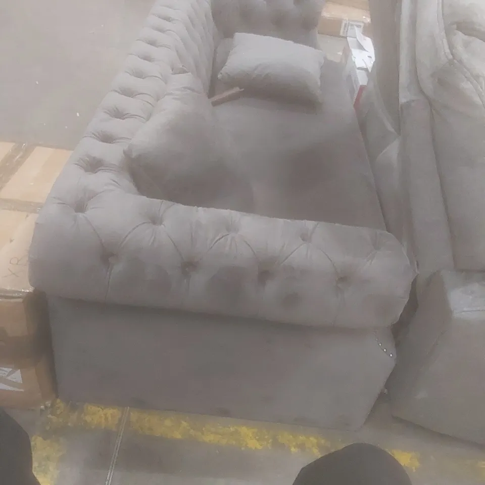 DESIGNER FABRIC CHESTERFIELD COUCH 2 PILLOWS INCLUDED - GREY