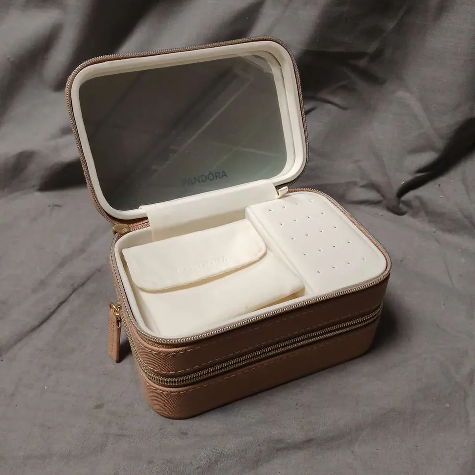 PANDORA JEWELLERY TRAVEL BOX – PINK FAUX LEATHER CASE WITH WHITE POUCH