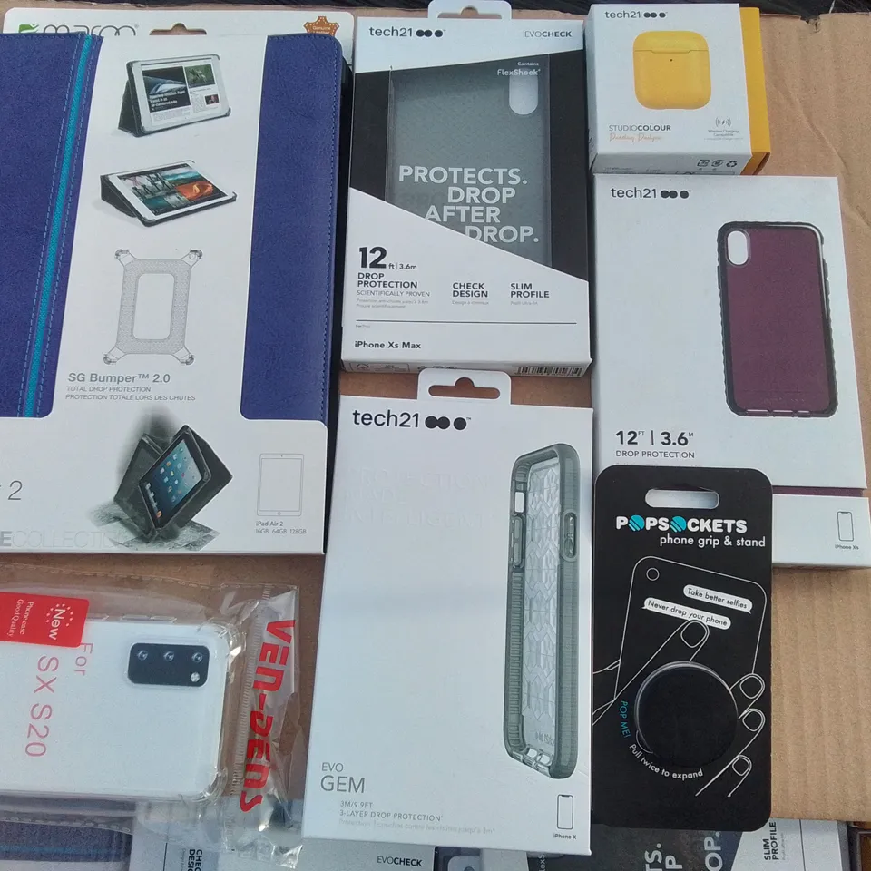 PALLET CONTAINING A LARGE QUANTITY OF ASSORTED BRAND NEW PHONE AND TABLET CASES 