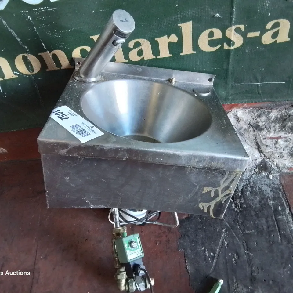 STAINLESS STEEL HAND WASH SINK & TAP