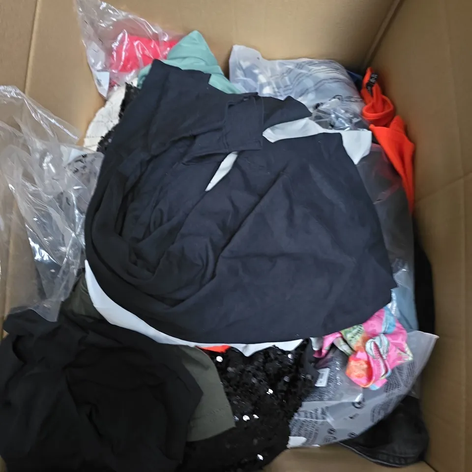 BOX OF APPROXIMATELY 20 ASSORTED CLOTHING ITEMS TO INCLUDE DRESSES, TIE, TROUSERS, ETC