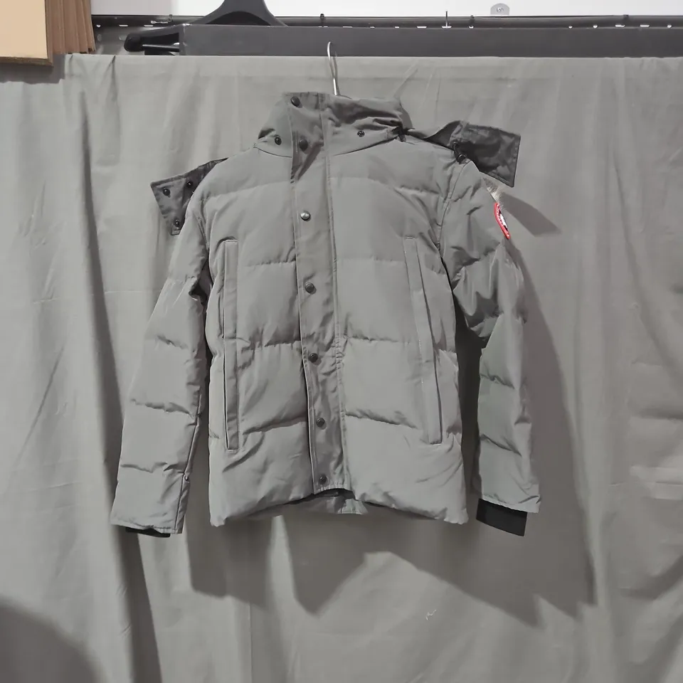 CANADA GOOSE DOWN PARKA – GREY WITH FUR TRIM HOOD XS