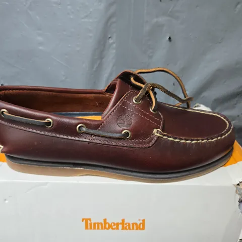 BOXED PAIR OF TIMBERLAND CLASSIC BOAT SHOES IN BROWN - UK 8