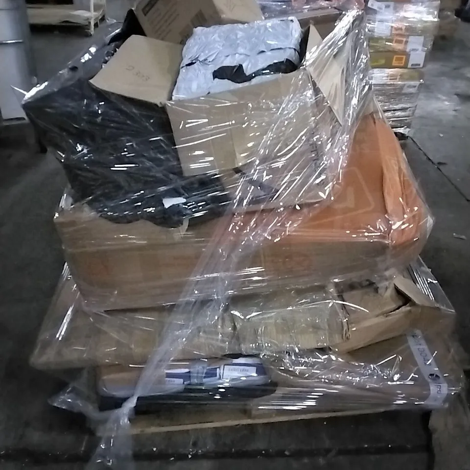 PALLET OF HOUSEHOLD ITEMS TO INCLUDE CHAIR, DRINKING GLASSES, TREE STAND (GREEN/RED) AND OTHER ASSORTED ITEMS...