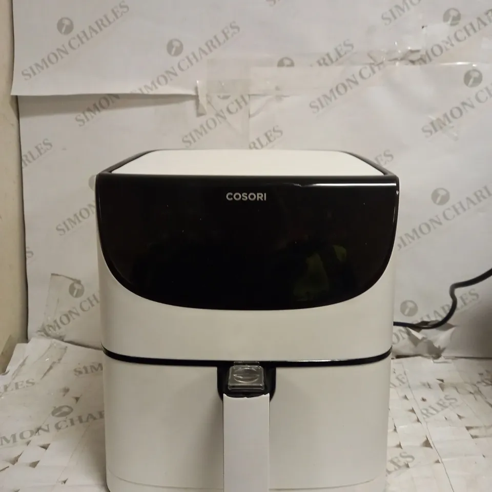 COSORI AIR FRYER 1700W MAX XXL 5.5L DIGITAL TOUCHSCREEN - WHITE