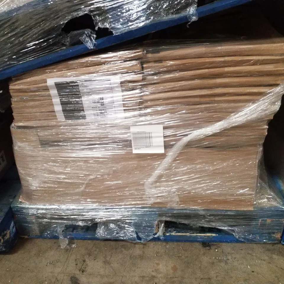 PALLET CONTAINING APPROXIMATELY 88 BOXES OF 24 BRAND NEW HALLOWEEN DECORATIVE "ENTER IF YOU DARE" SIGNS