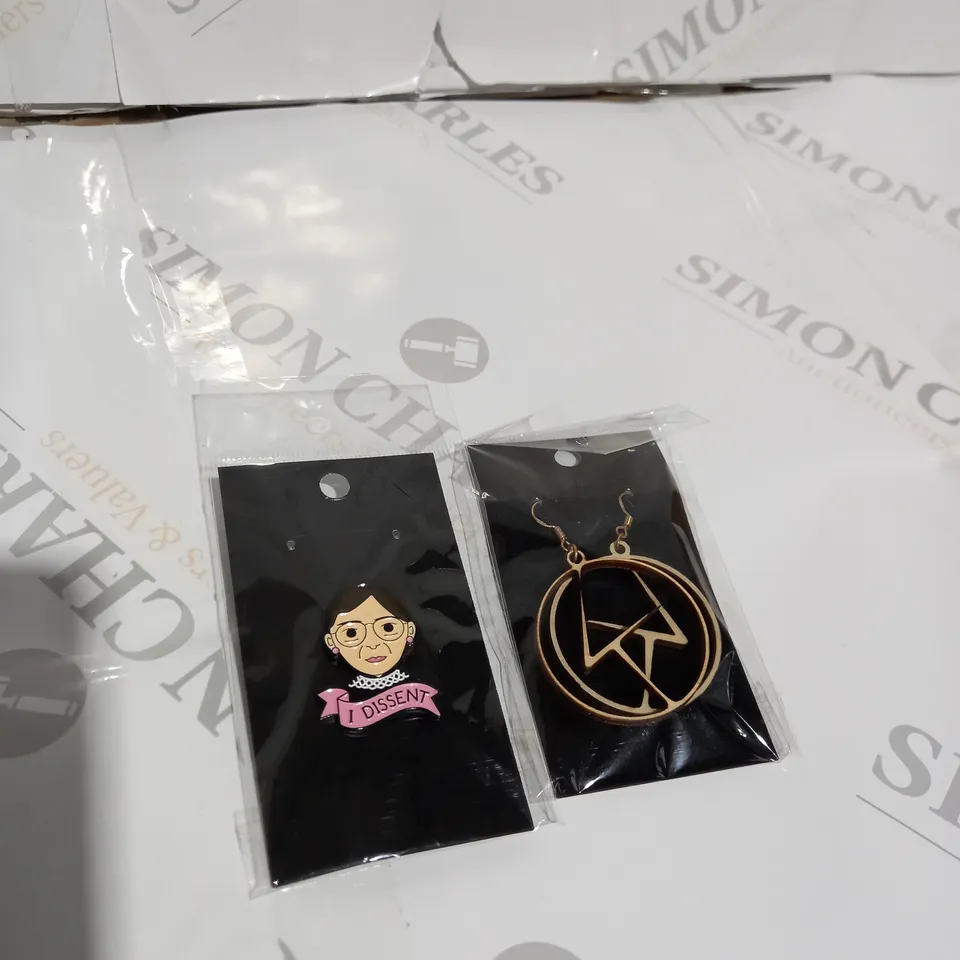 BOX OF 10 CLOTHING ITEMS TO INCLUDE TOPS, EARRINGS, SKIRTS ETC