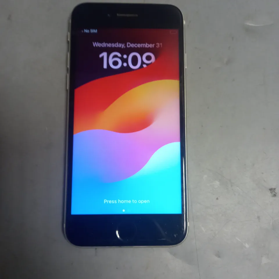 UNBOXED APPLE IPHONE SE 64GB WHITE
