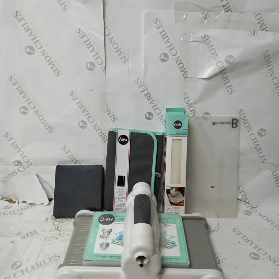 SIZZIX ESSENTIALS KIT FOR SHAPE CUTTING AND EMBOSSING
