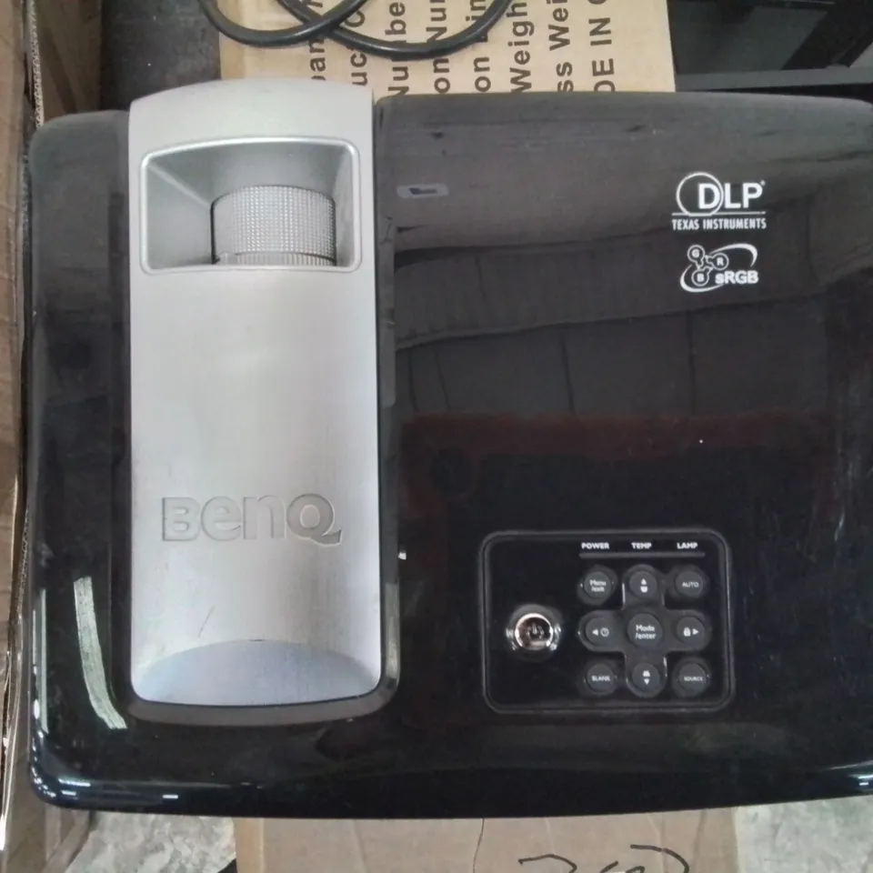 BENQ MP575 PROJECTOR (UNTESTED)