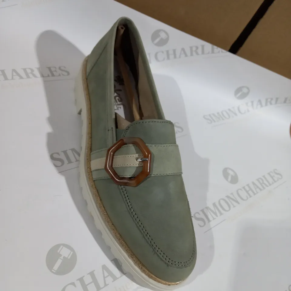 RIEKER LOAFER IN MINT SIZE 6.5 