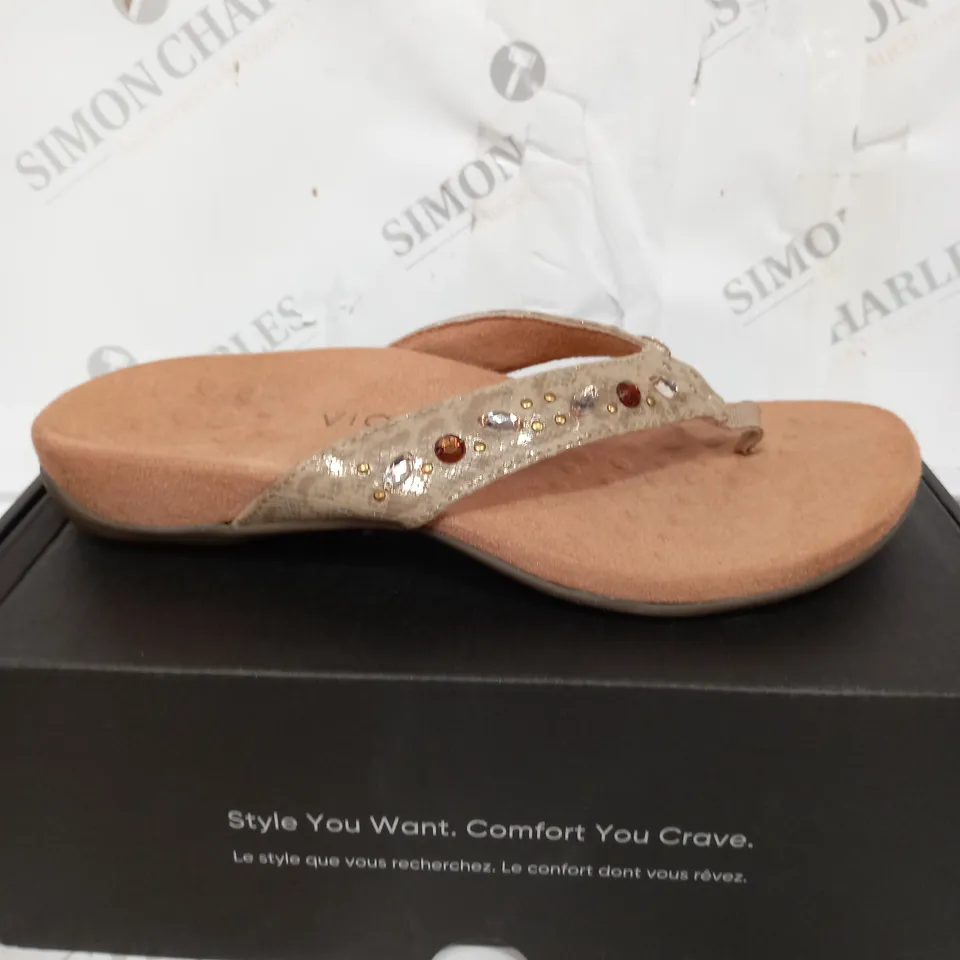 BOXED PAIR OF LUCIA SANDALS IN BEIGE SIZE 6