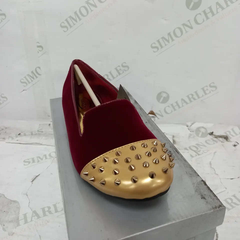 CASANDRA BORDERAUX FLAT SHOES WITH SPIKES - SIZE 6
