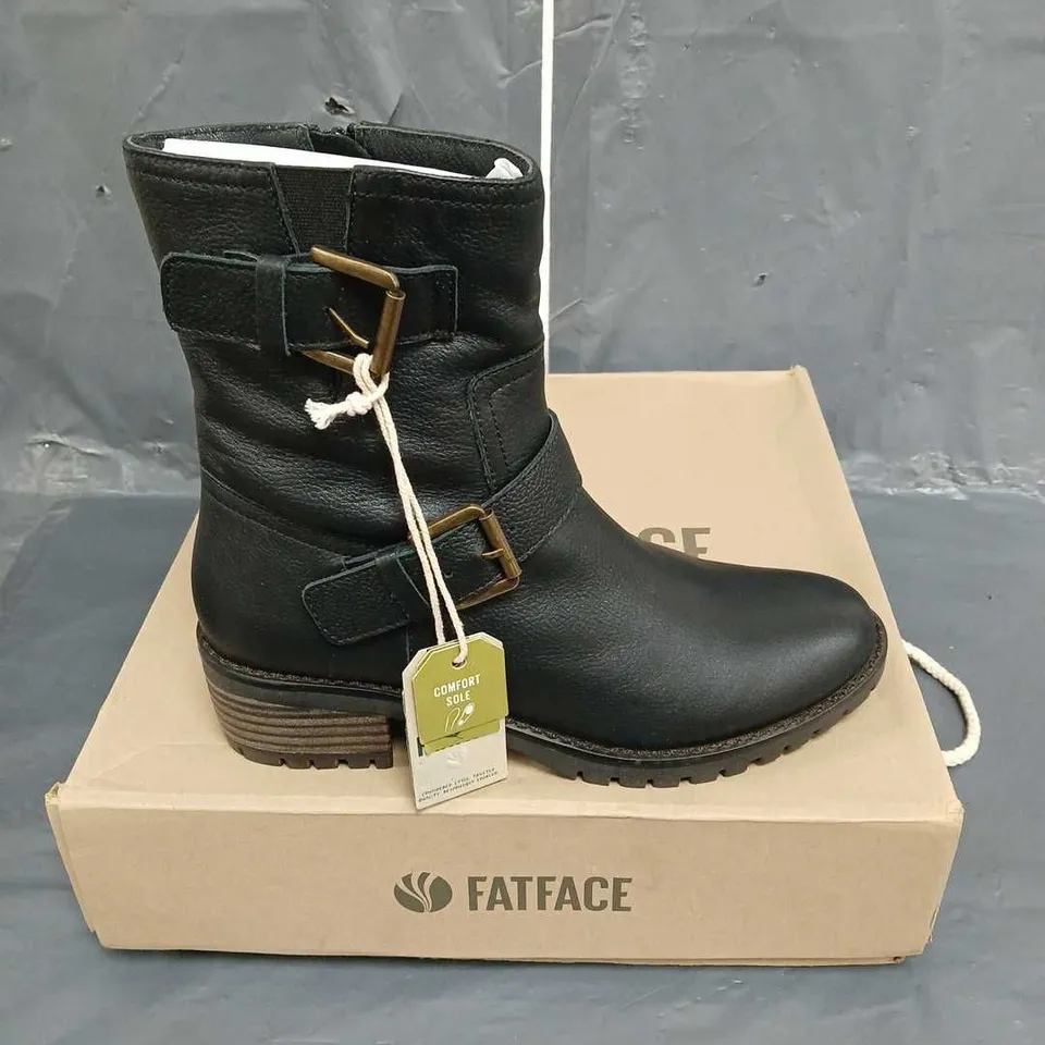 BOXED PAIR OF FATFACE LIBERTY BIKER BOOTS IN BLACK SIZE 5