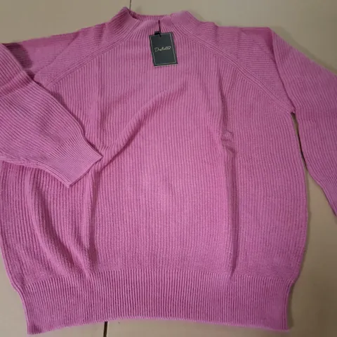 LOT OF APPROXIMATELY 11 BRAND NEW DESTELLO PINK KNITTED JUMPERS - M