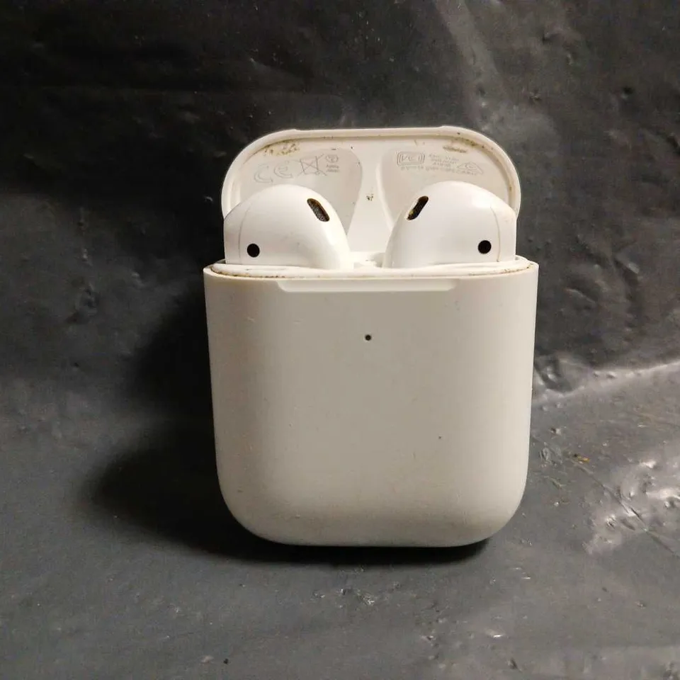 APPLE AIRPODS 2ND GENERATION 