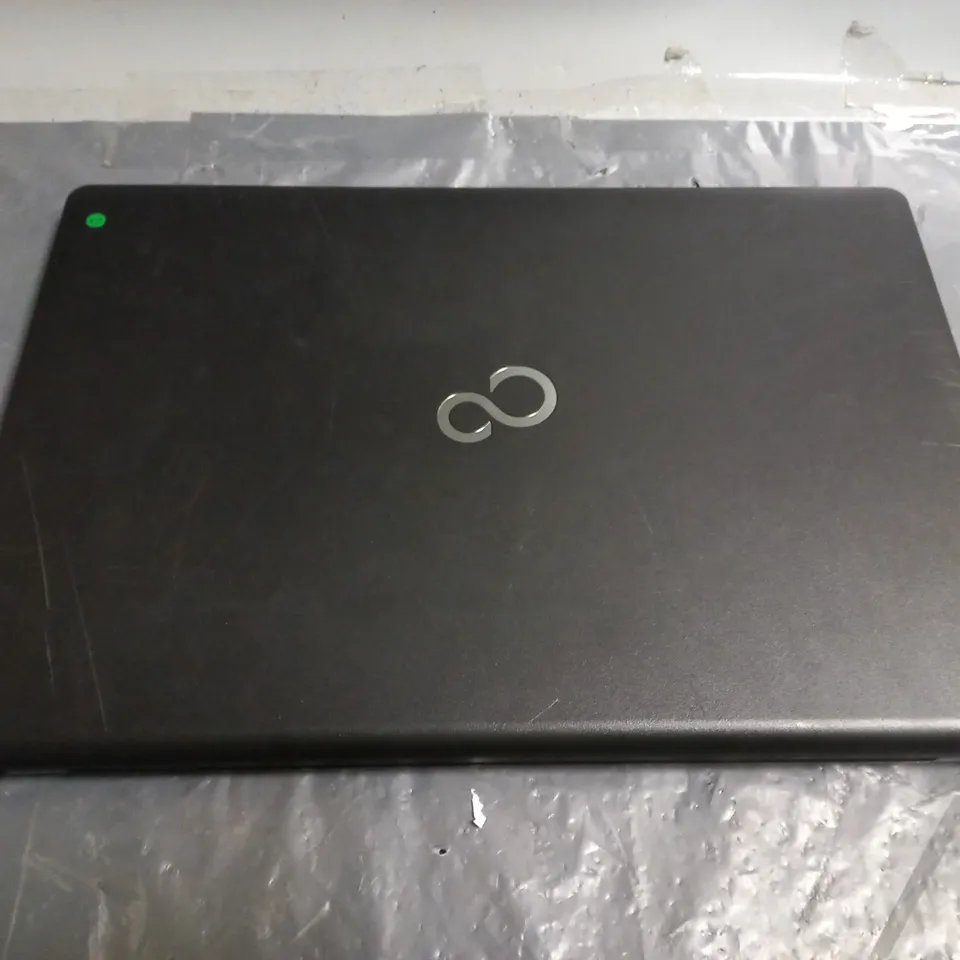FUJITSU LIFEBOOK A555 BLACK