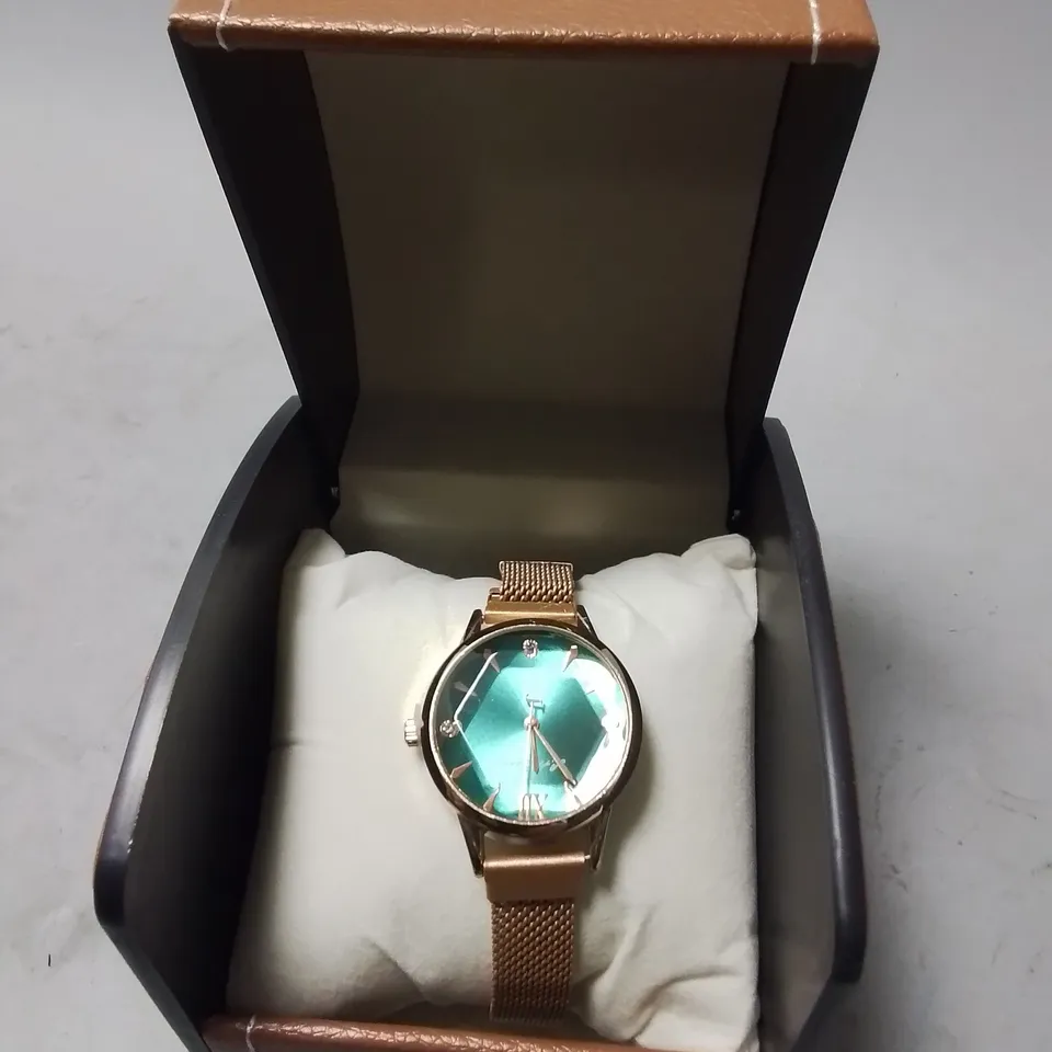 LA BANUS GREEN FACED LADIES WATCH WITH METAL STRAP IN GIFT BOX