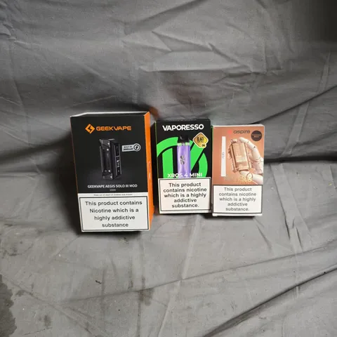 LOT OF APPROXIMATELY 20 ASSORTED VAPING ITEMS TO INCLUDE VAPORESSO/GEEKVAPE/ASPIRE