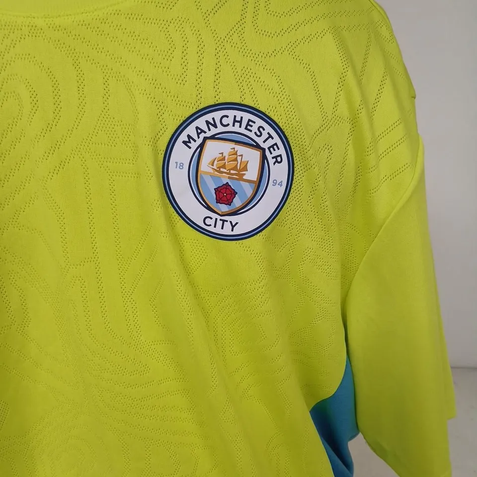 MANCHESTER CITY PUMA TRAINING JERSEY – NEON YELLOW, UK XL (US XL)
