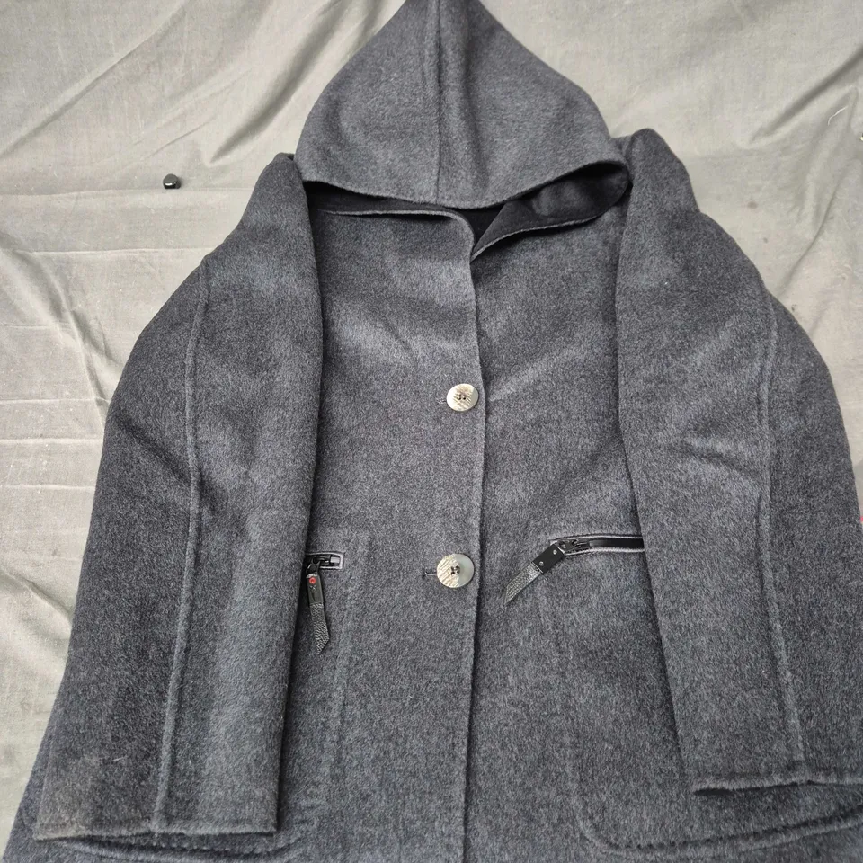 GREY WOOL HOODED COAT WITH FRONT BUTTONS AND ZIP POCKETS