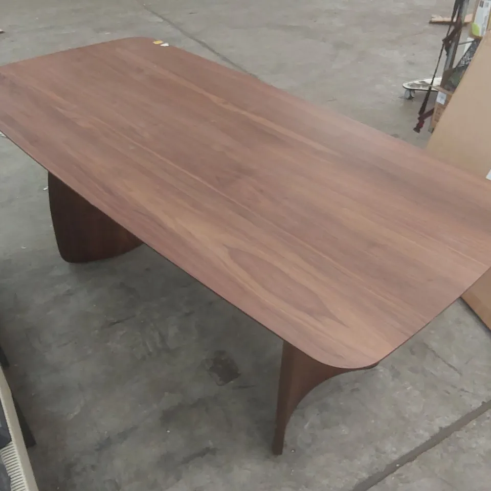 KATIRANOMA CURVED LEG DINING TABLE