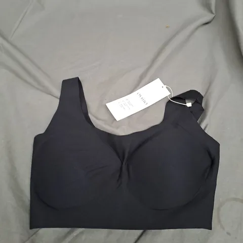 OYSHO BLACK LIGHTWEIGHT SPORTS BRA