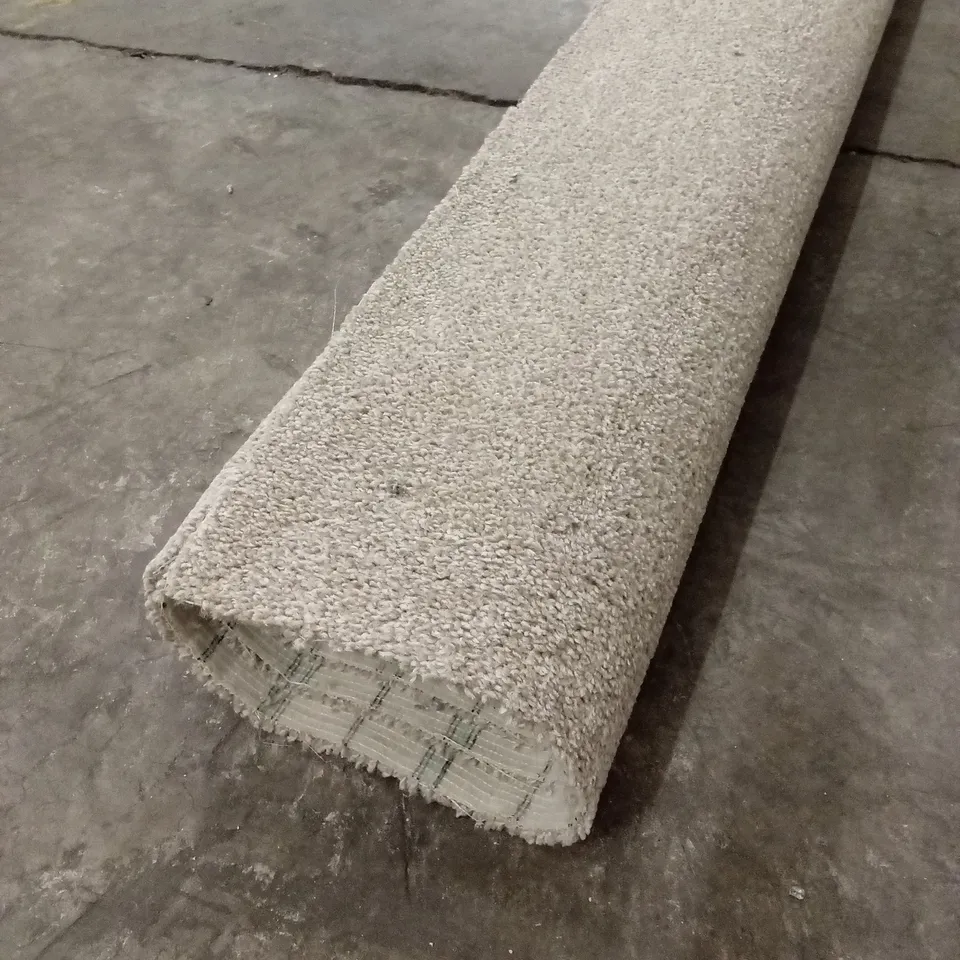 ROLL OF QUALITY TWISTY 1952 STONE CARPET // APPROX SIZE; 1.9 x 4m