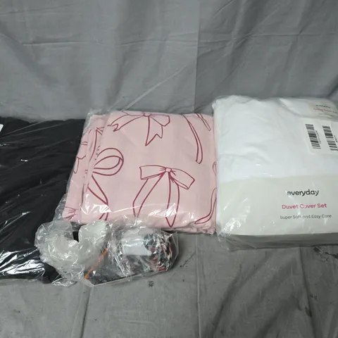 LARGE BOX OF APPROX 15 ASSORTED ITEMS TO INCLUDE CLOTHINGS, DUVET COVERS AND BEAUTY PRODUCTS - COLLECTION ONLY 