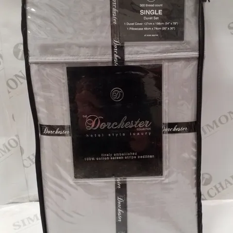 BRAND NEW DORCHESTER RITZ SINGLE 137×198CM DUVET SET - SILVER 