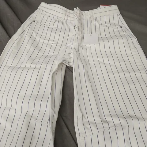 PULL&BEAR WOMEN'S WHITE PINSTRIPE TROUSERS – EU 38 